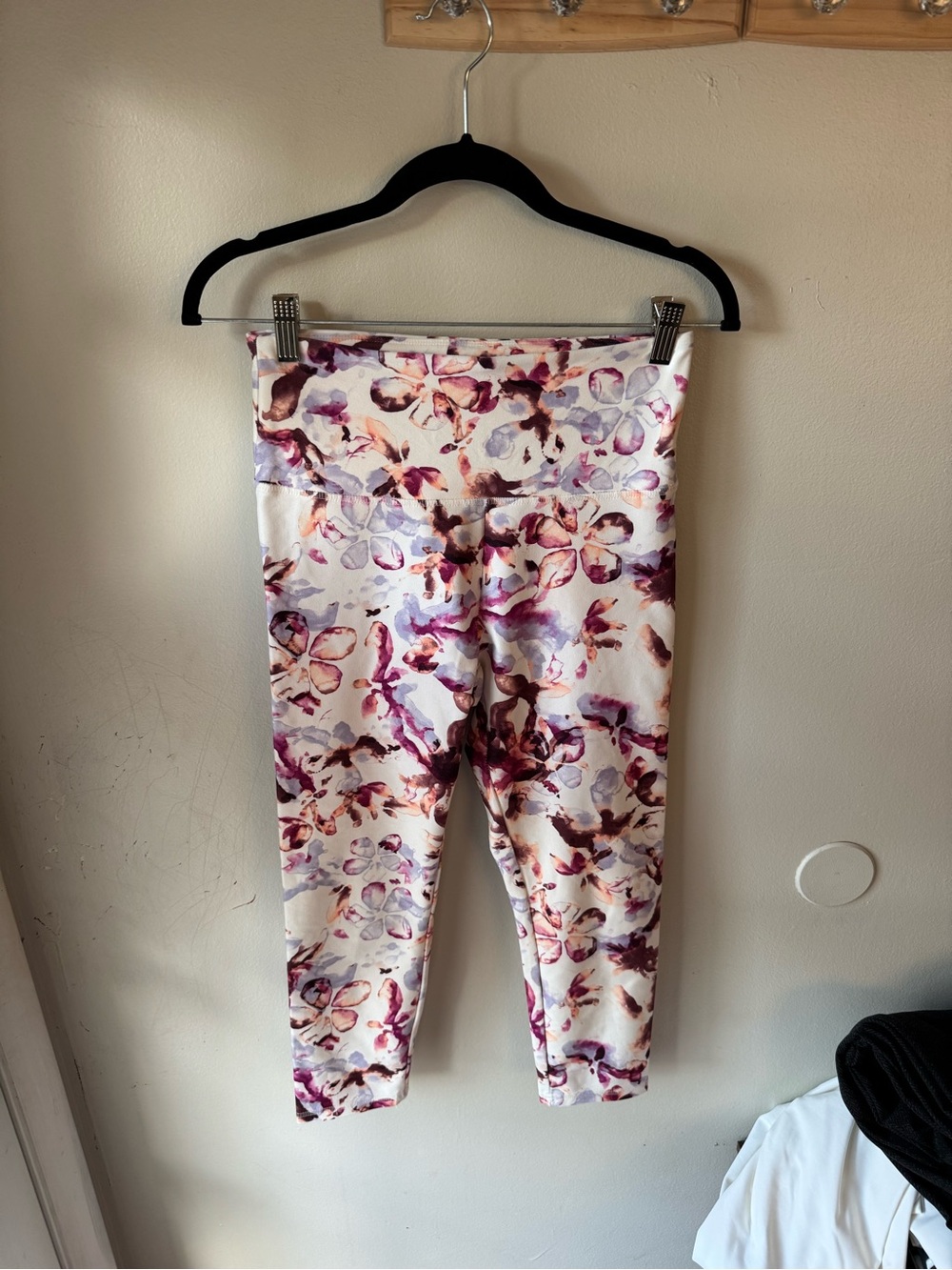 Balance Collection Watercolor Floral Cropped Leggings Size Medium